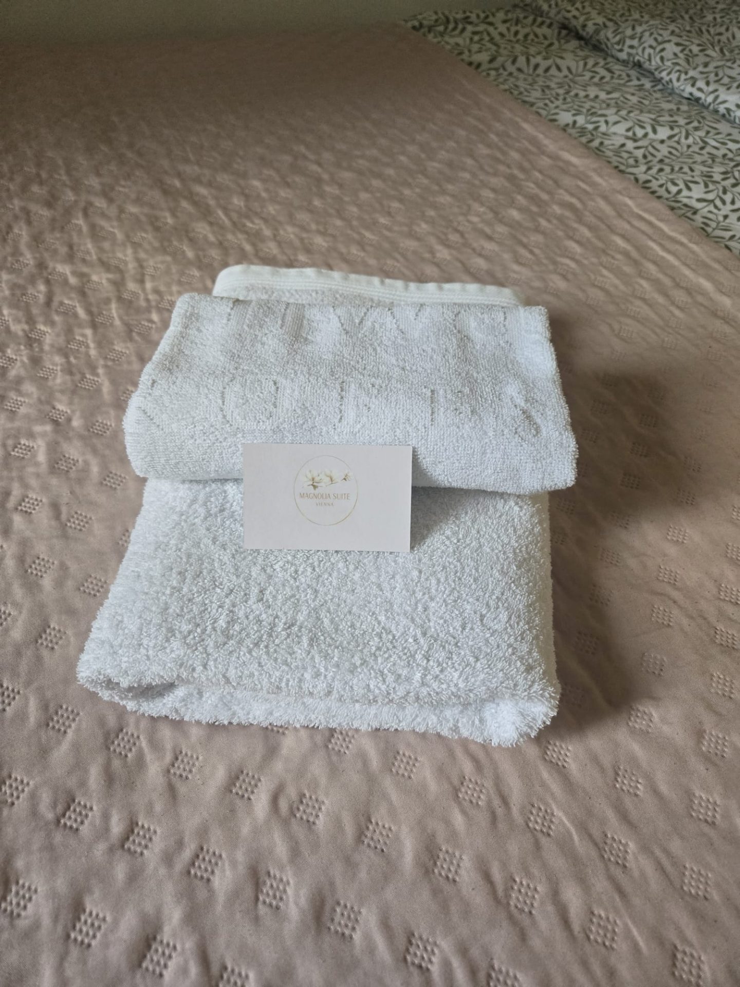 Magnolia Suite 01